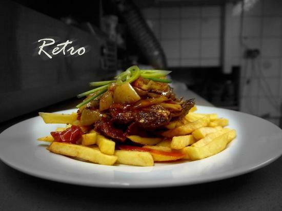 Retro Etterem Es Pizzeria