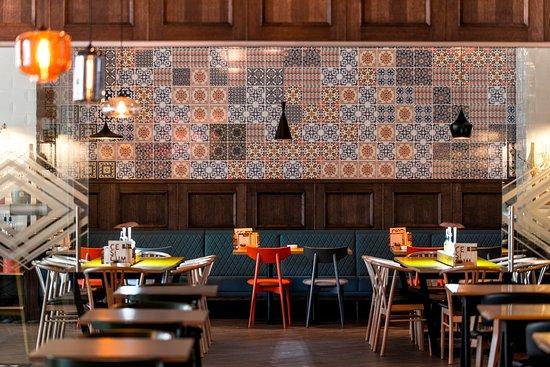 Hugo - Restaurant & Treats