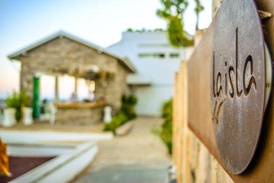 La Isla Beach Bar Restaurant