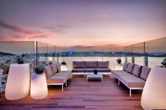 Taza Sky Bar & Restaurant