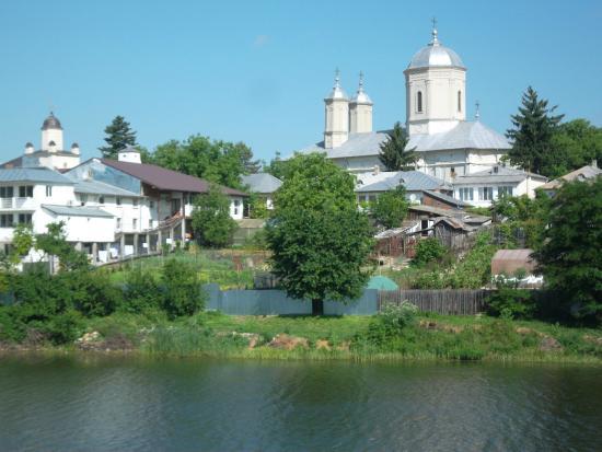 Mănăstirea Pasărea