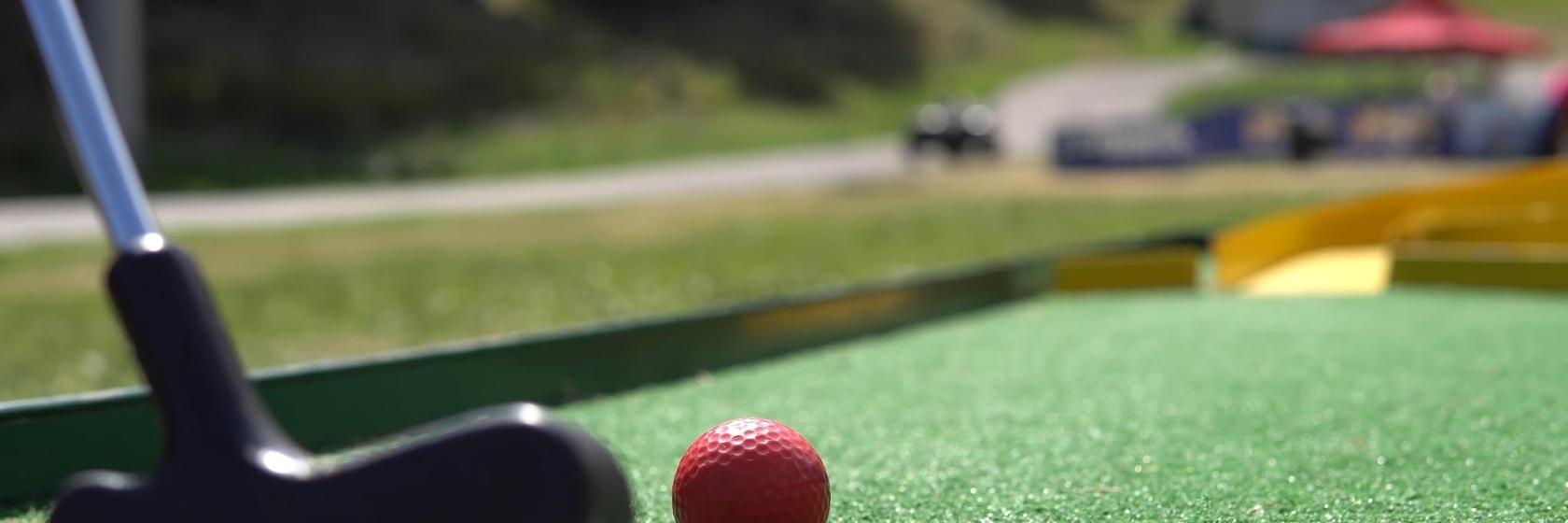 Teren de minigolf